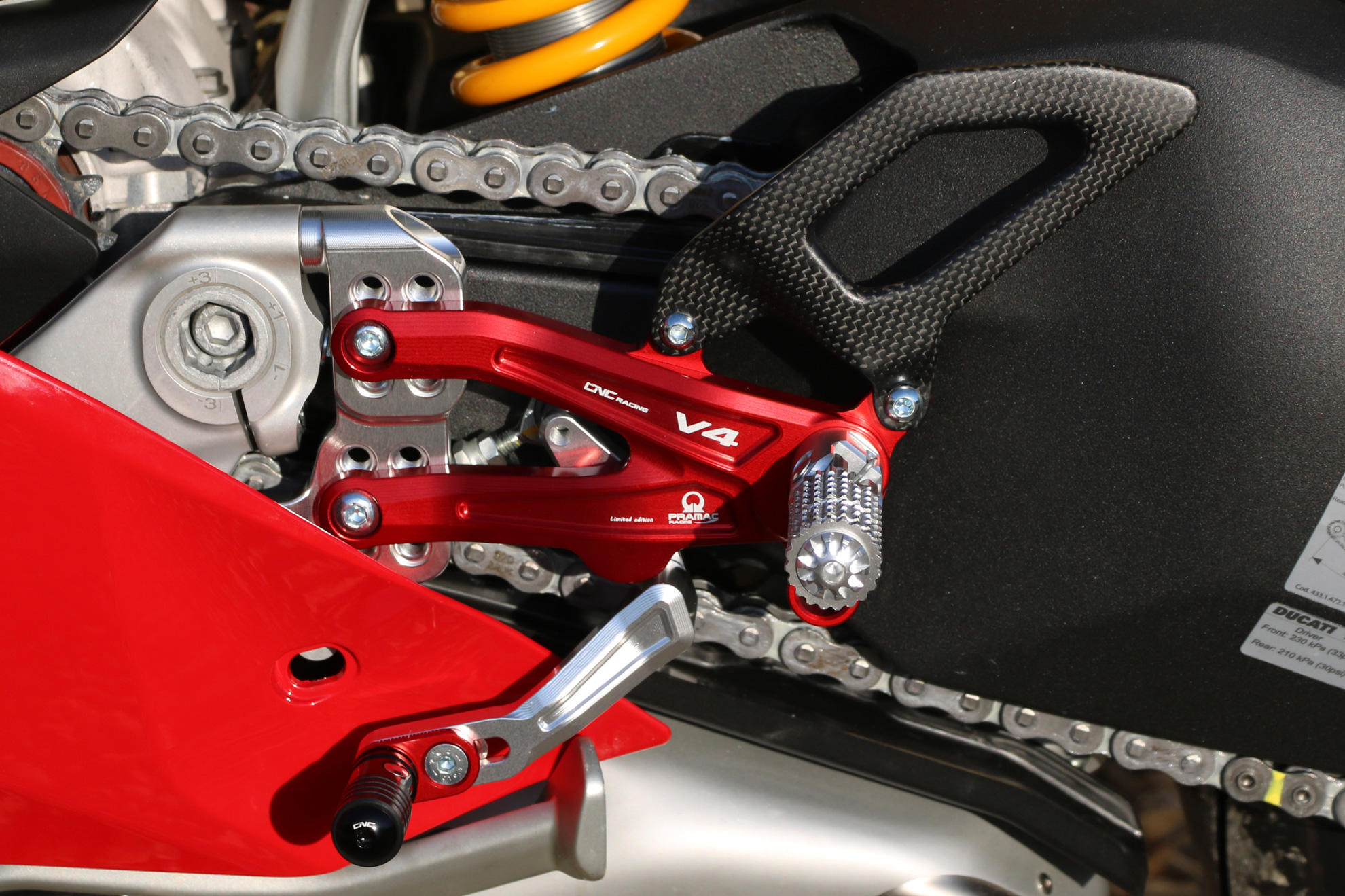 Adjustable rear sets RPS Ducati Panigale V4 - Carbon - Pramac Racing  Limited Edition | Cnc Racing