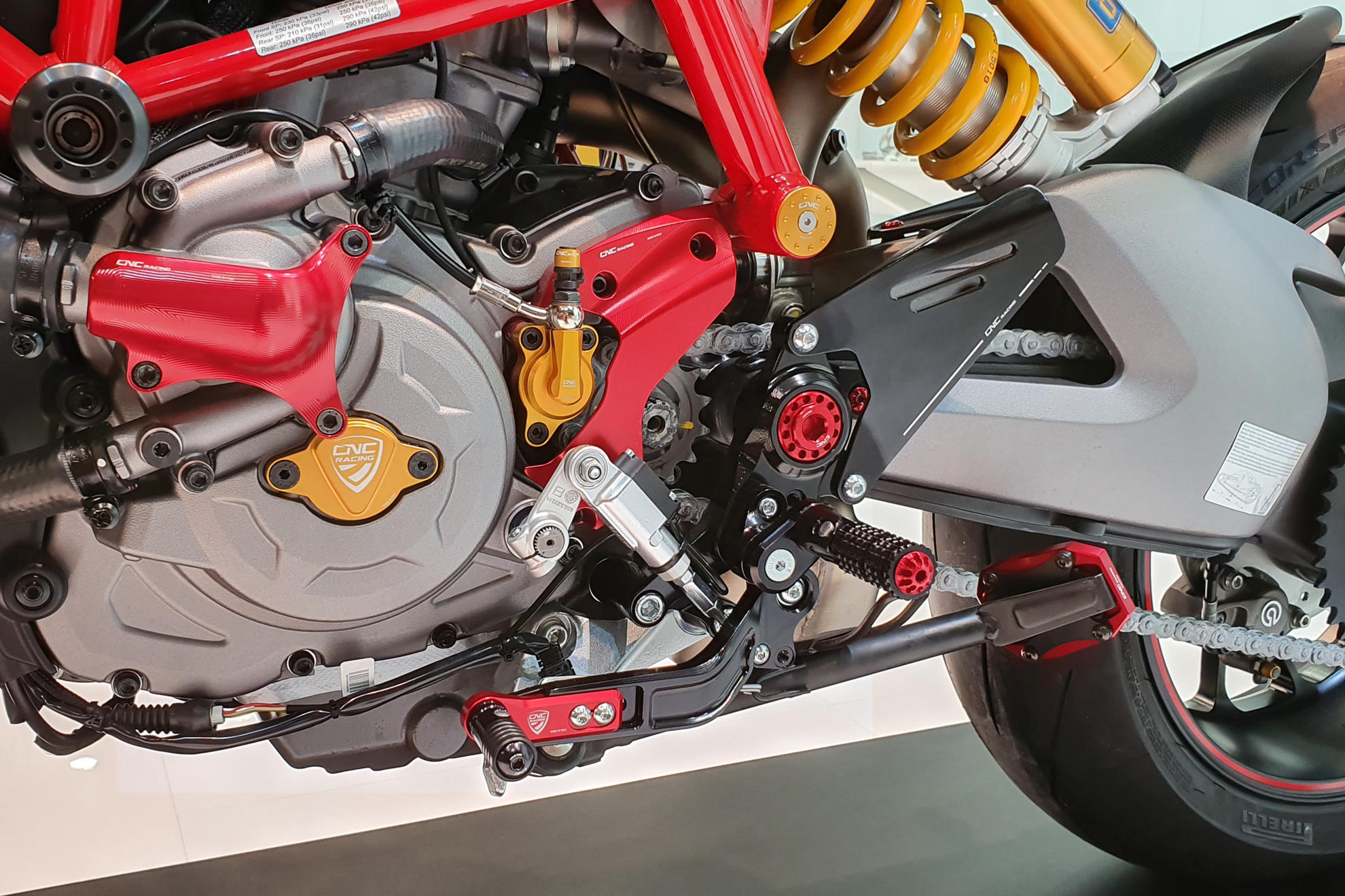 Adjustable rear sets rider Ducati Hypermotard 950 | Cnc Racing