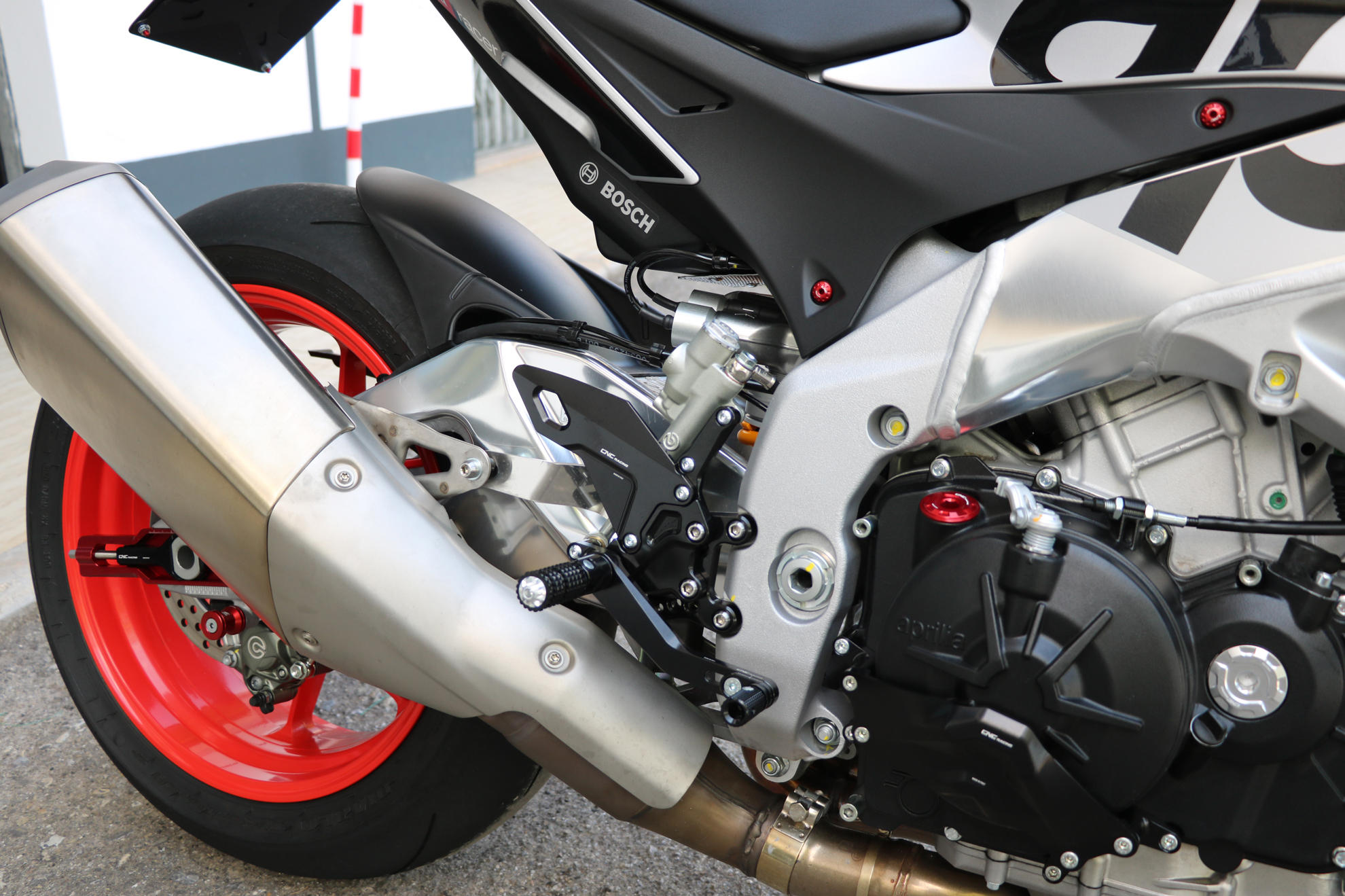 REAR SETS ADJUSTABLE FOR APRILIA RSV4 - TUONO | Cnc Racing