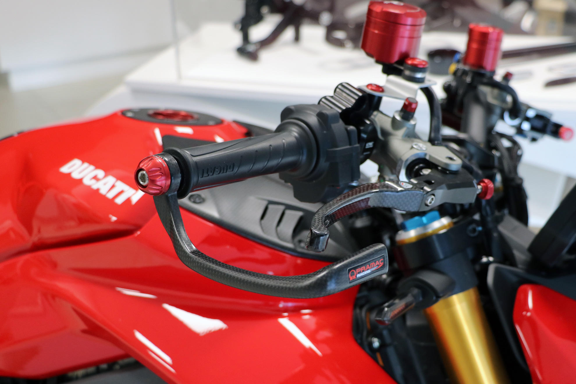 BrakeGuard Carbon Race Protection front brake lever glossy carbon