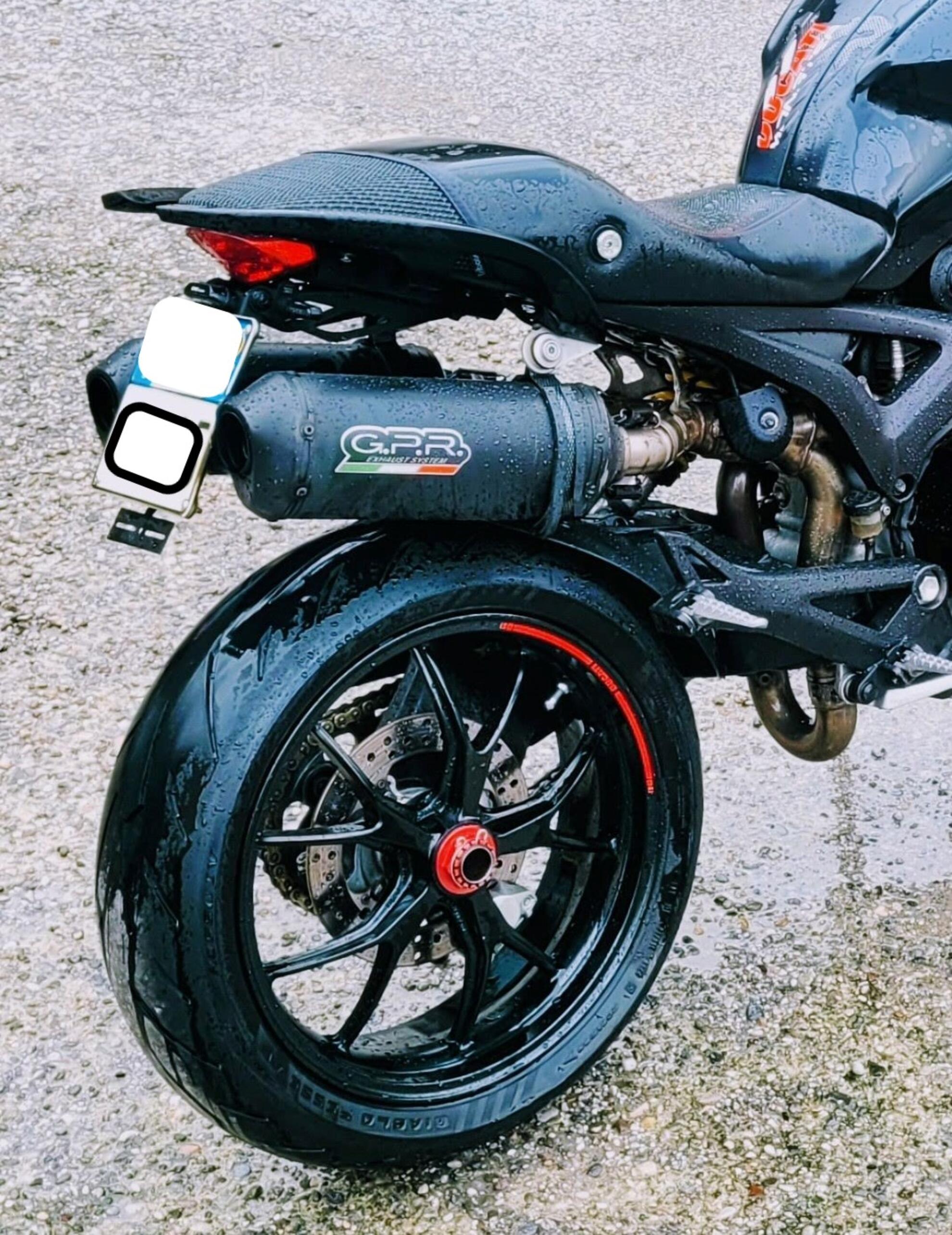 Porta targa regolabile Ducati Monster 696 796 1100 EVO | Cnc Racing, image size:1980x2570