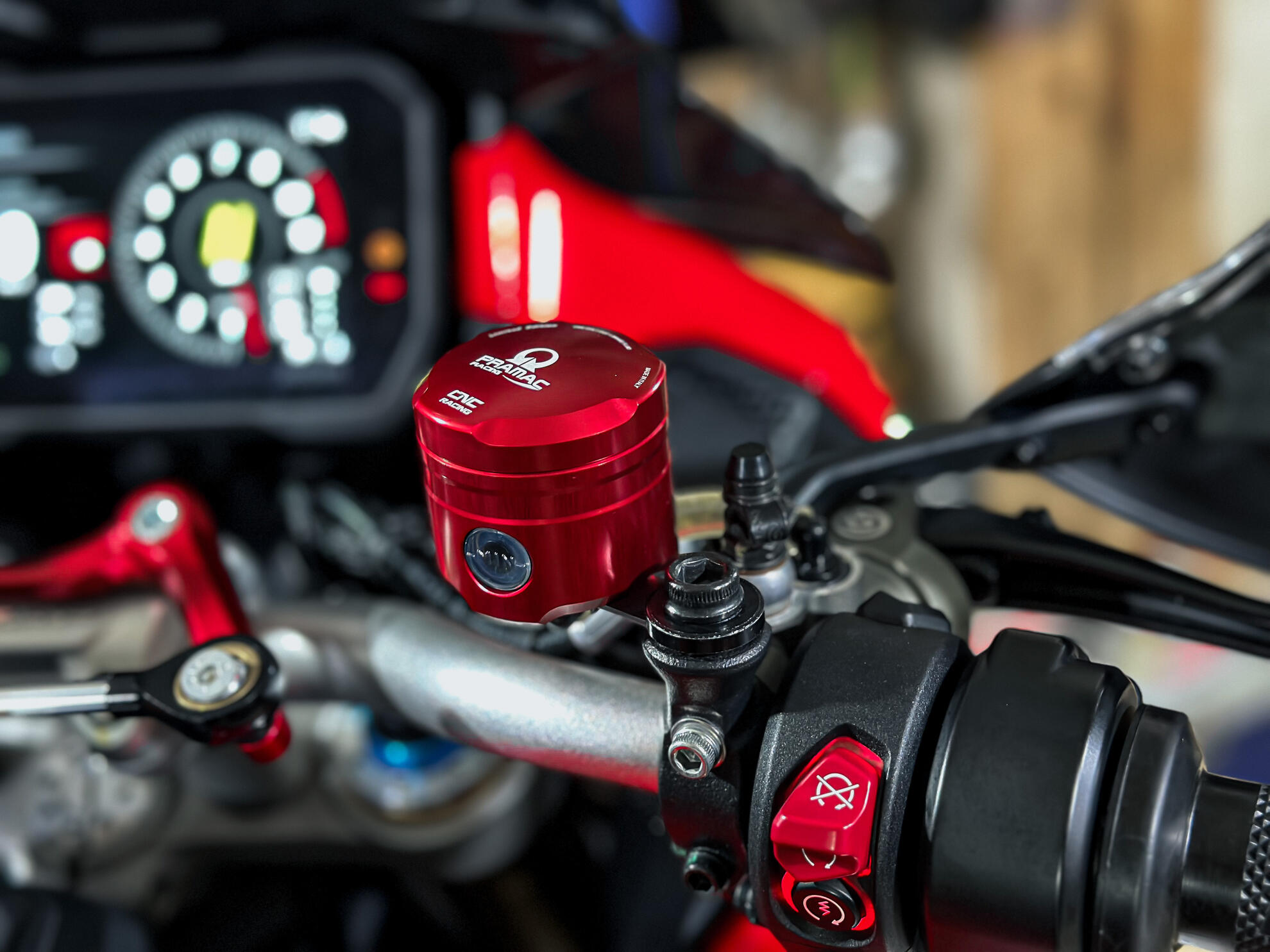 Fluid oil reservoir brake-clutch 25 ml MONOCHROME included three