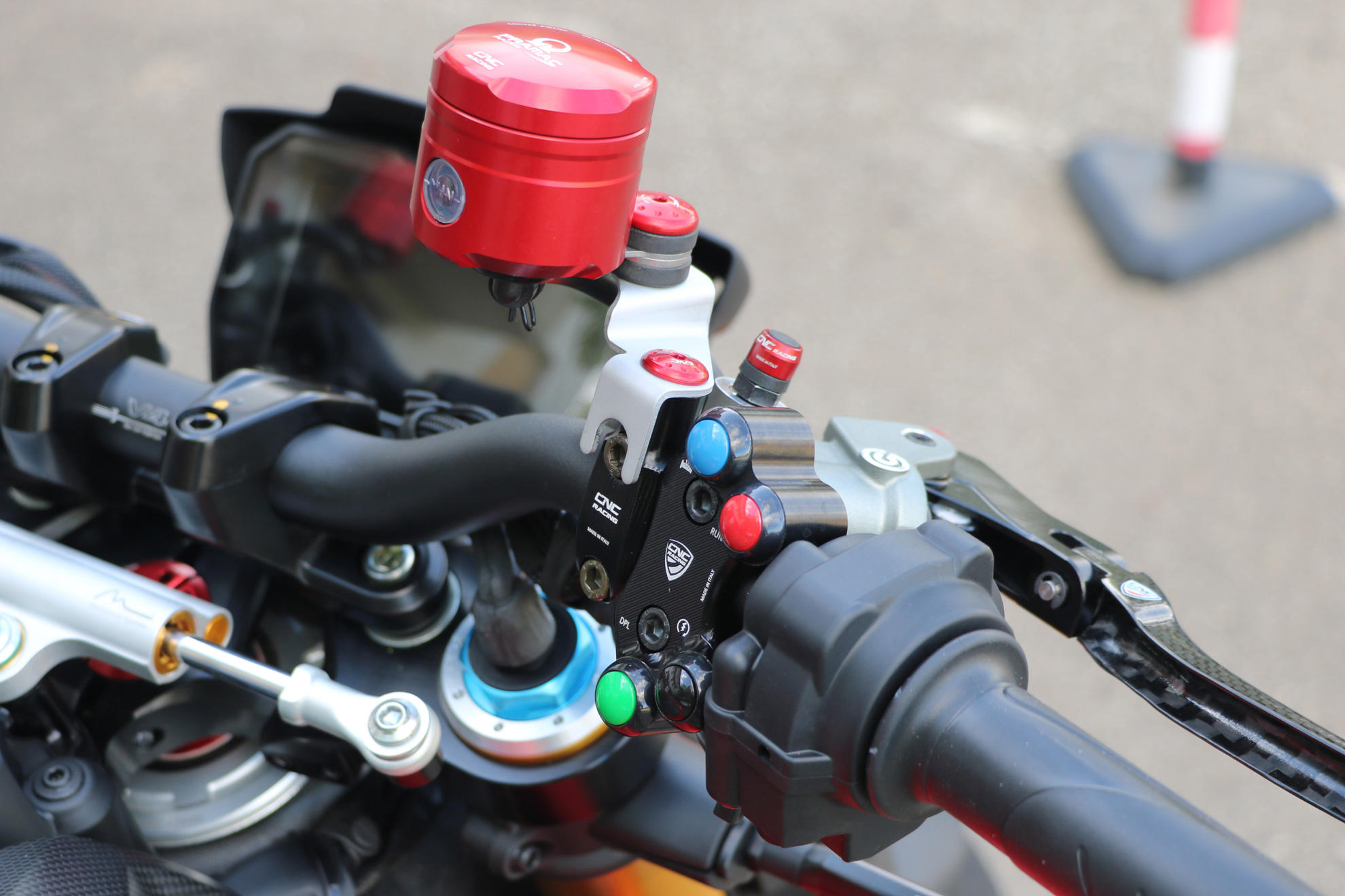 Fluid oil reservoir brake-clutch 25 ml MONOCHROME included three