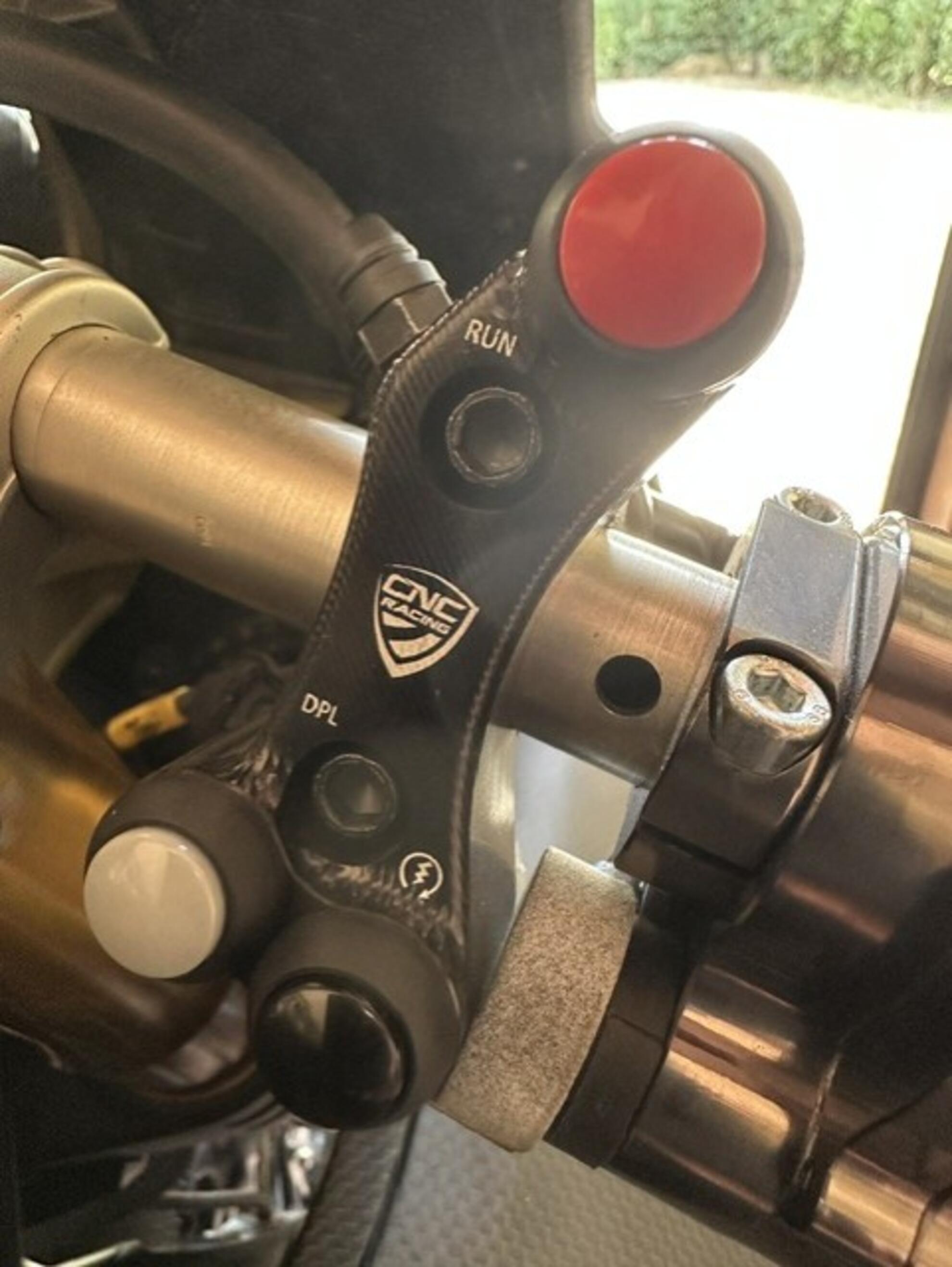 右側手把開關（適配 OEM 及 RCS Brembo 煞車總泵）