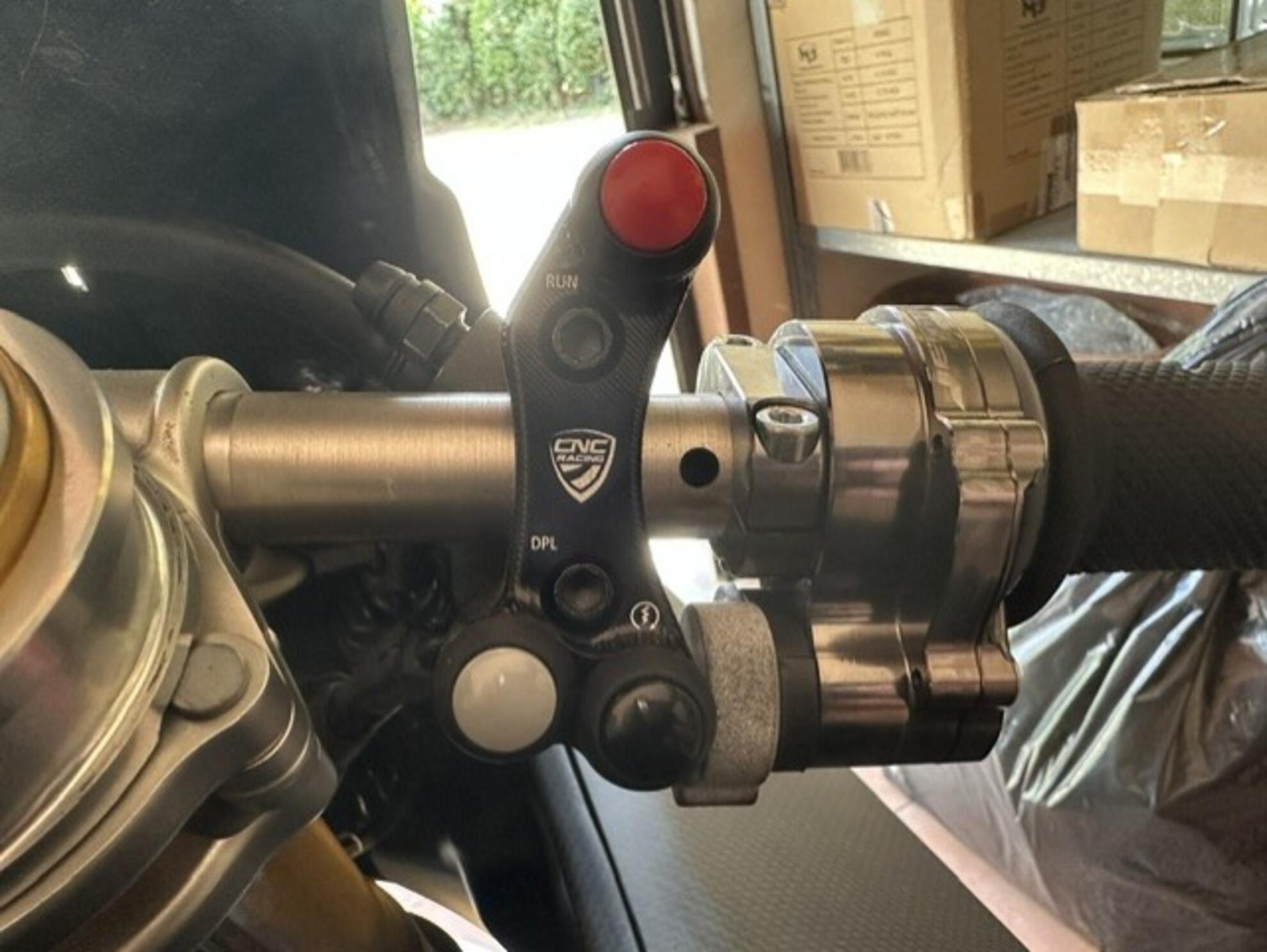 右側手把開關（適配 OEM 及 RCS Brembo 煞車總泵）