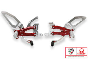 CNC Racing カーボン ラジエターサイドカバーDucati STFV2