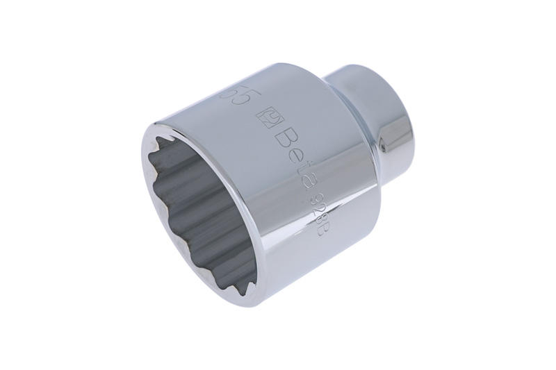 Polygonal socket drive tool for rear wheel nuts
