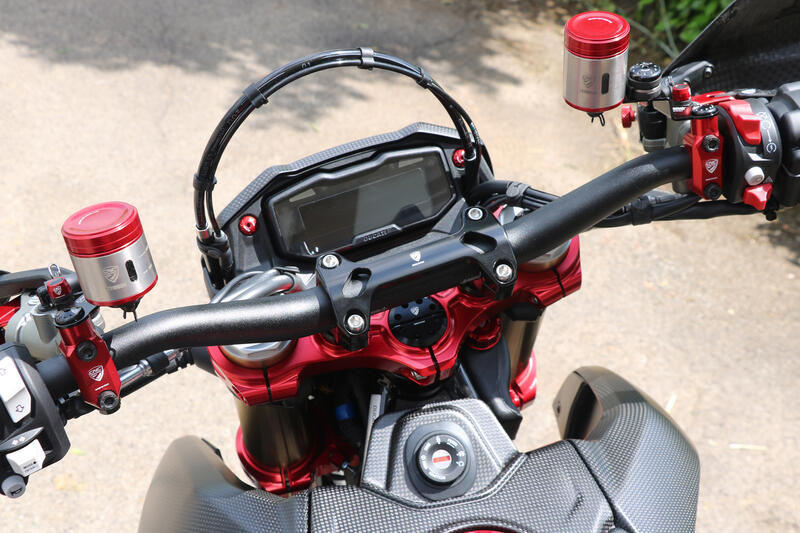 Brembo Master cylinder clamp with Mirror Mount thread M10 clockwise