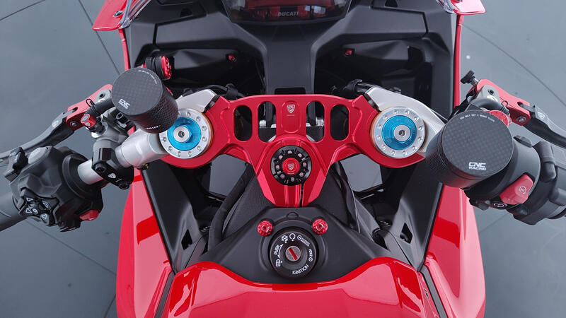 Triple clamps for Ducati Panigale V2 MY2025 - Top Yoke