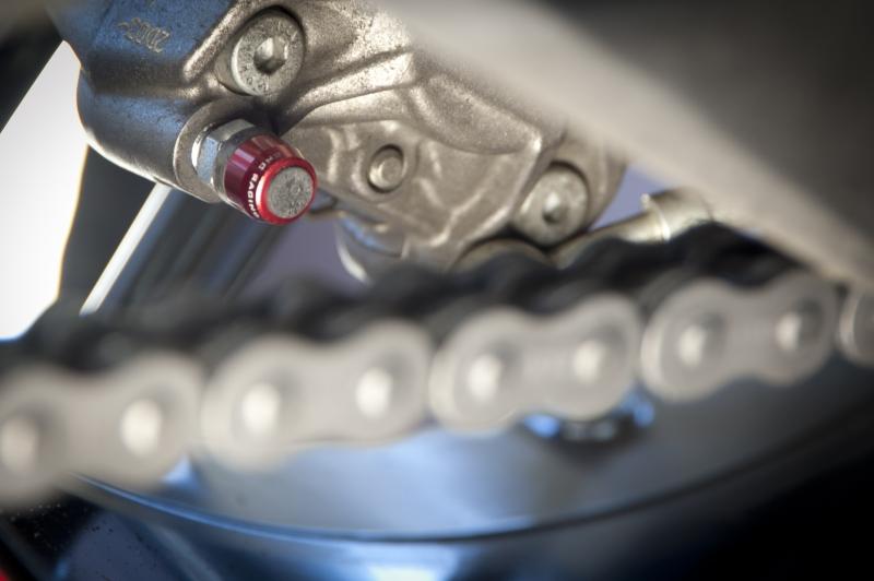 Universal billet bleed valve cover kit for Brembo 