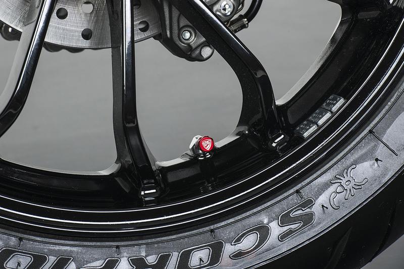 Wheel valve cap kit