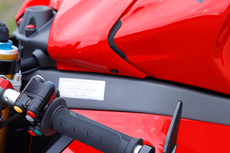 Battery cover screw kit Ducati Panigale V4 MY2025