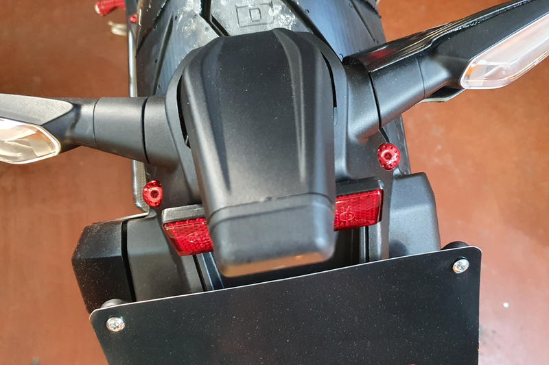 Kit viti portatarga MV Agusta