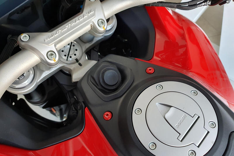 Kit viti cover serbatoio per Ducati Multistrada V4