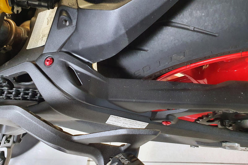 Screw kit upper chain guard Ducati Monster 937