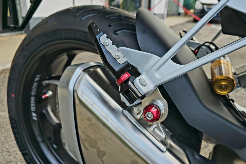 Footpegs kit TOURING - passenger