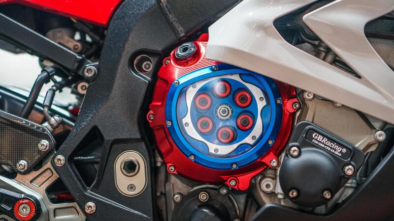 Carter frizione trasparente per BMW in colore rosso