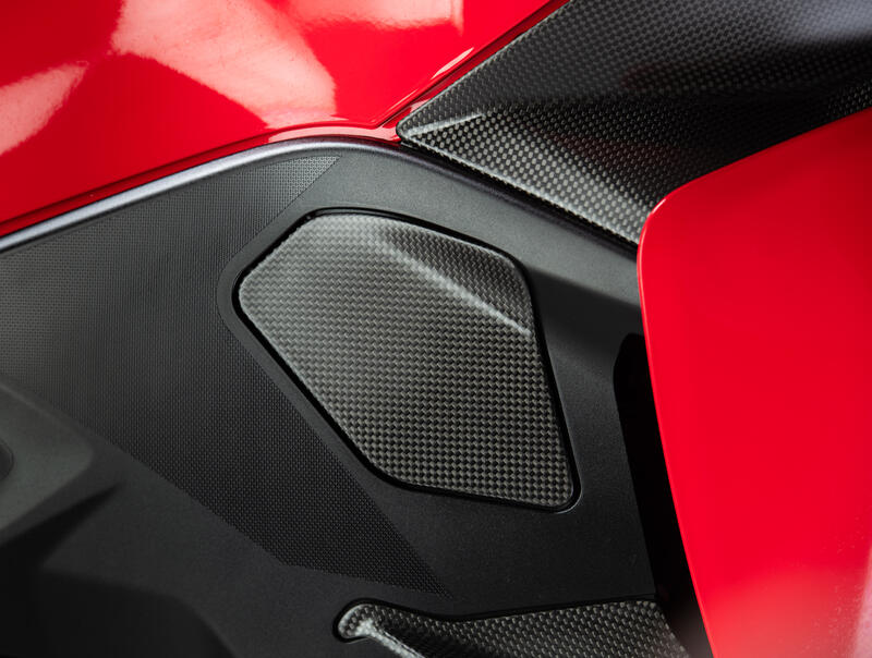 Right side flap in carbon for Ducati Multistrada V2 MY2025