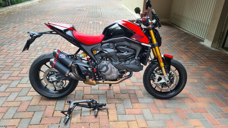 Adjustable rear sets rider Ducati Monster 937