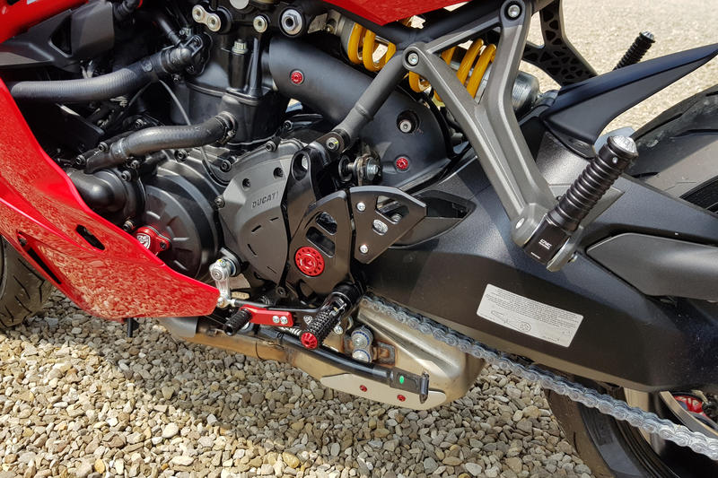 ADJUSTABLE REAR SETS DUCATI | Cnc Racing