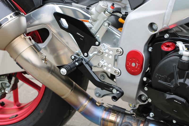 REAR SETS ADJUSTABLE FOR APRILIA RSV4 TUONO Cnc Racing