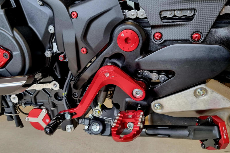Kit leve cambio/freno posteriore Ducati Diavel V4