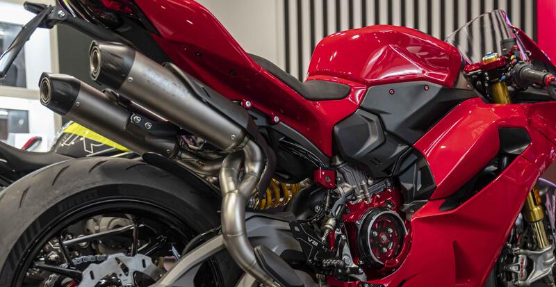 Hole Cover Plates & Tie-Down Strap Supports for Ducati Panigale V2 and Streetfighter V2 MY2025