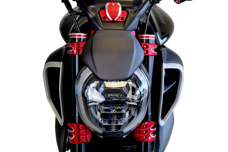 Headlight cover Ducati Diavel V4 - Carbon