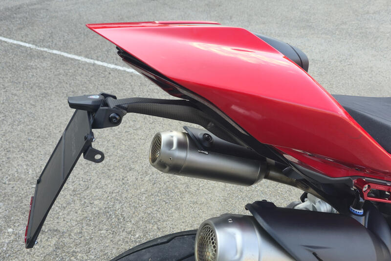 Porta targa in carbonio Ducati Panigale V2 - Streetfighter V2 MY2025 - regolabile, leggero e plug & play