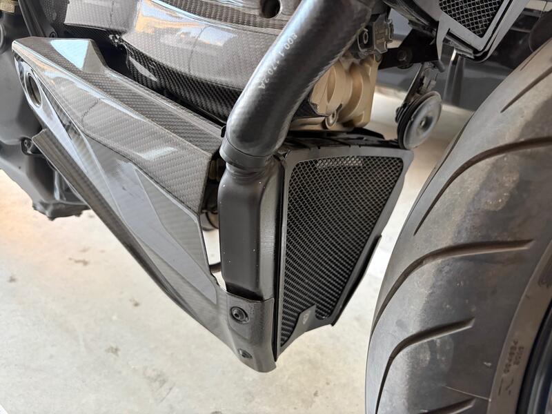 Radiator guard protection for Ducati Streetfighter 848 and 1098