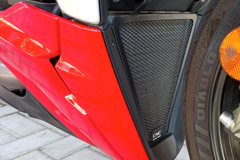 Radiator guard Ducati Streetfighter V2 Cnc Racing