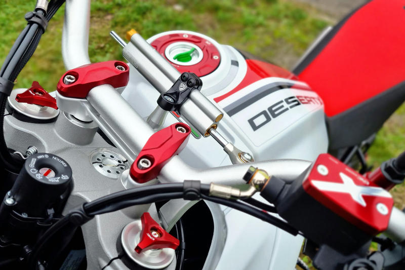 Fork spring preload adjuster
