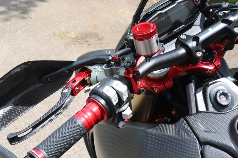 Bracket kit for clutch and brake fluid tank Ducati Hypermotard 698 Mono