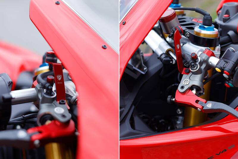 Bracket kit for clutch and brake fluid tank Ducati Panigale V4