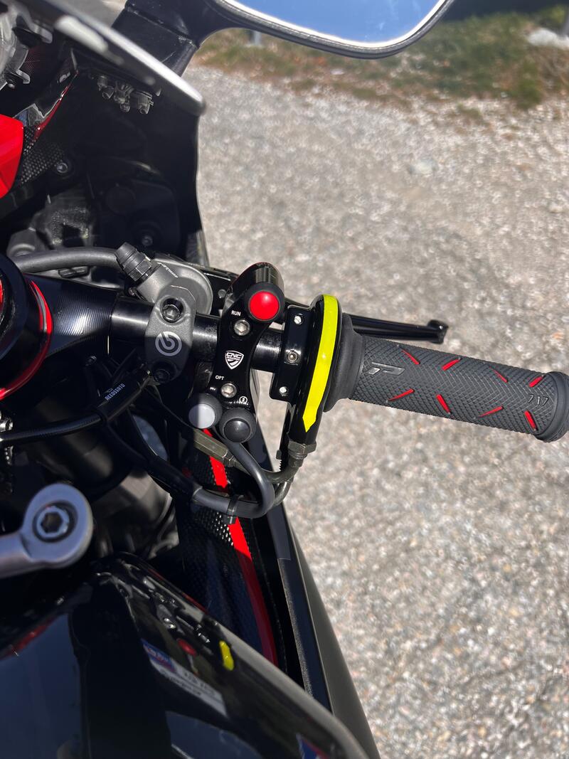 Right handlebar switch - OEM and RCS Brembo brake master cylinder