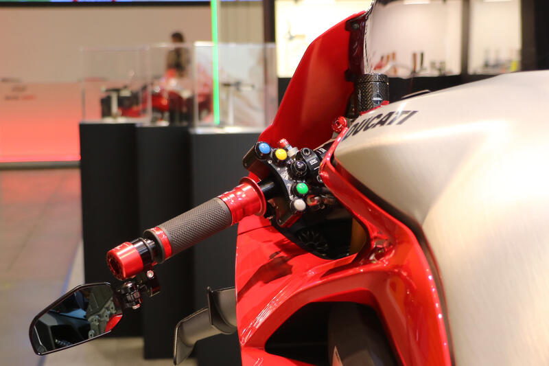 Left handlebar switch - Street use