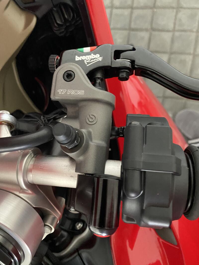 Pulsantiera destra - pompa freno radiale Brembo CNC e forgiate