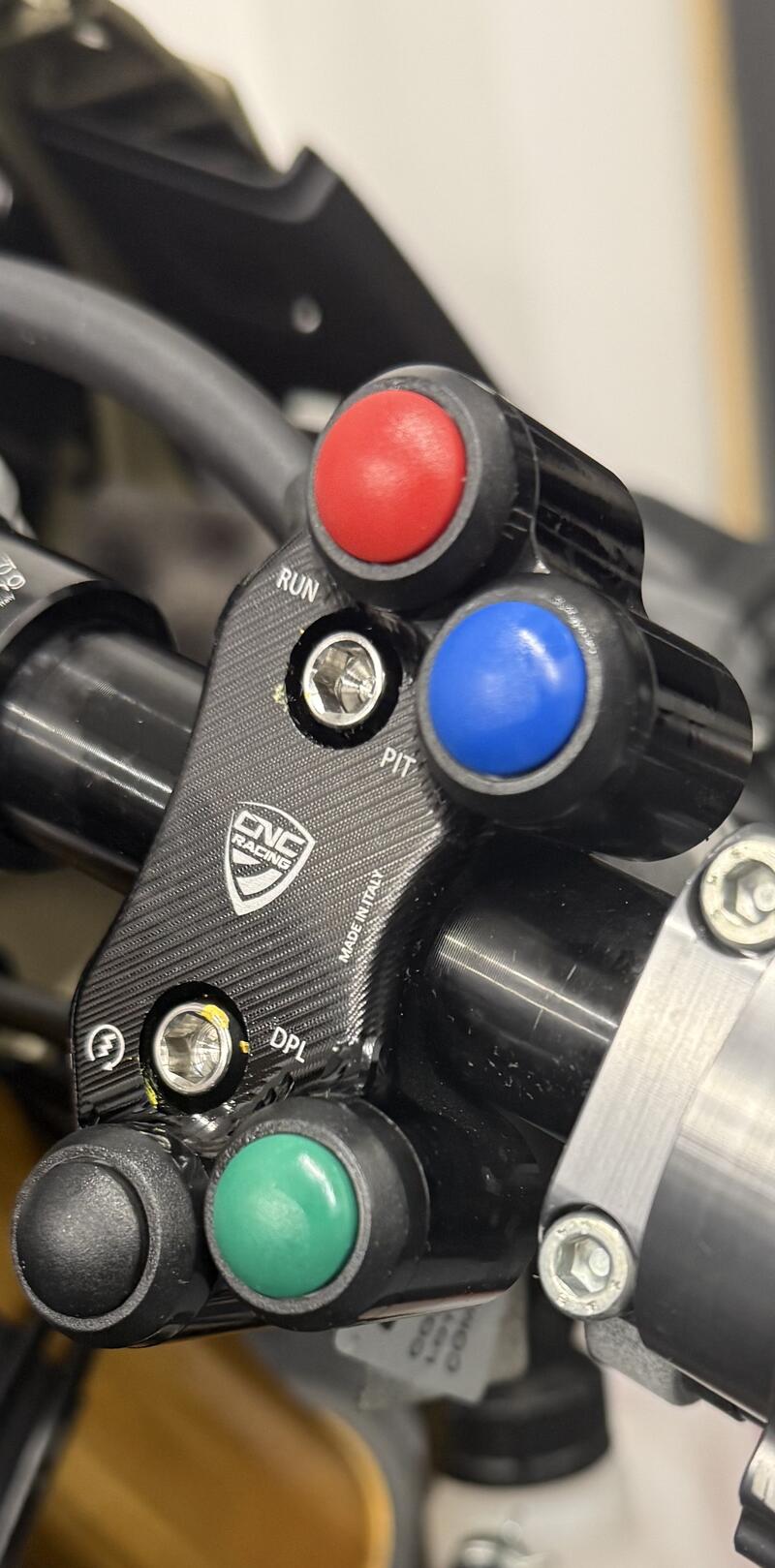 Right handlebar switch Ducati Panigale V4 and V4R for OEM and RCS Brembo brake master cylinder