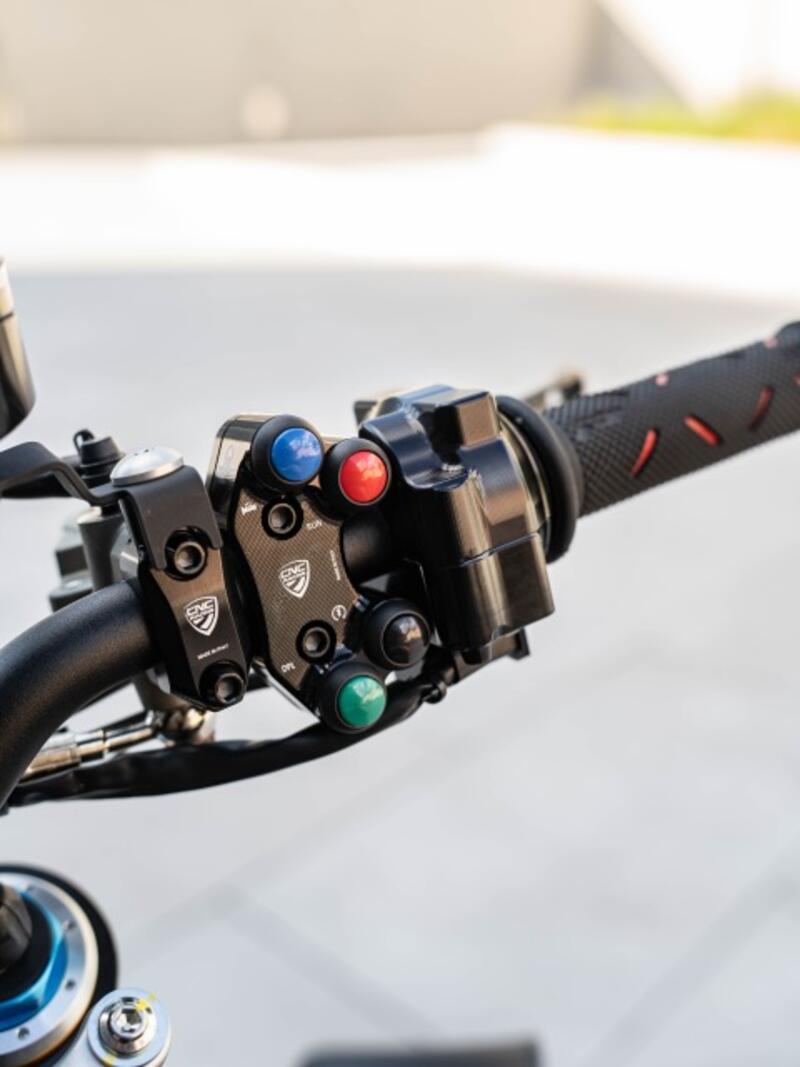 Right handlebar switch OEM and RCS Brembo brake master cylinder Pramac racing Limited Edition for Ducati Streetfighter V4