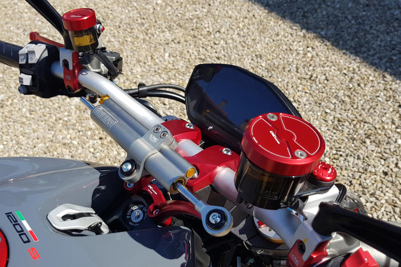 Clutch fluid reservoir cap M34x4