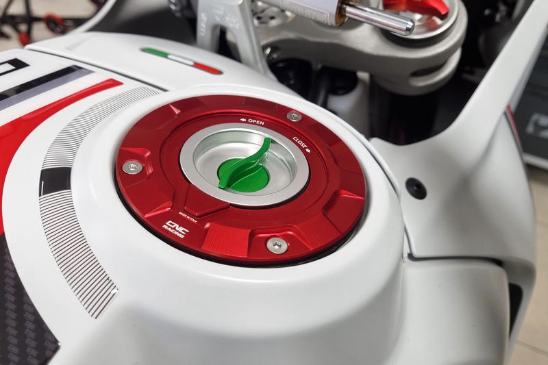 Fuel tank cap - Livery Tricolore