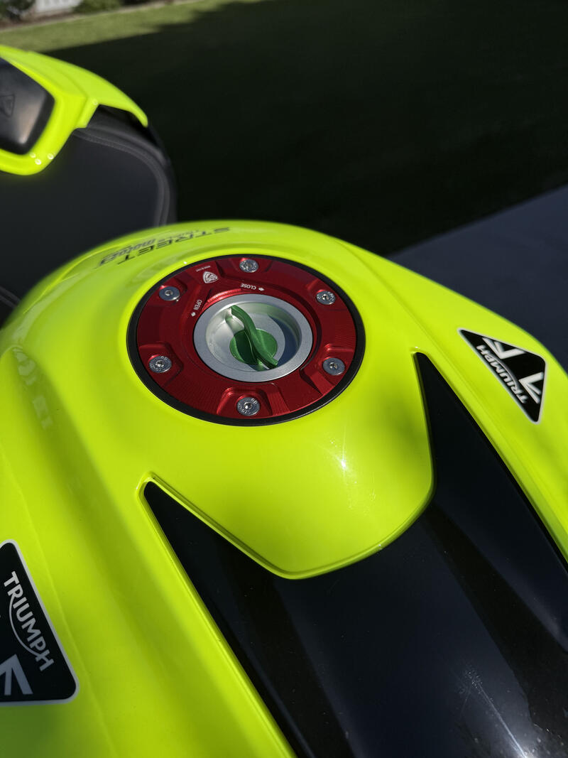 Tappo serbatoio carburante con Livrea Tricolore