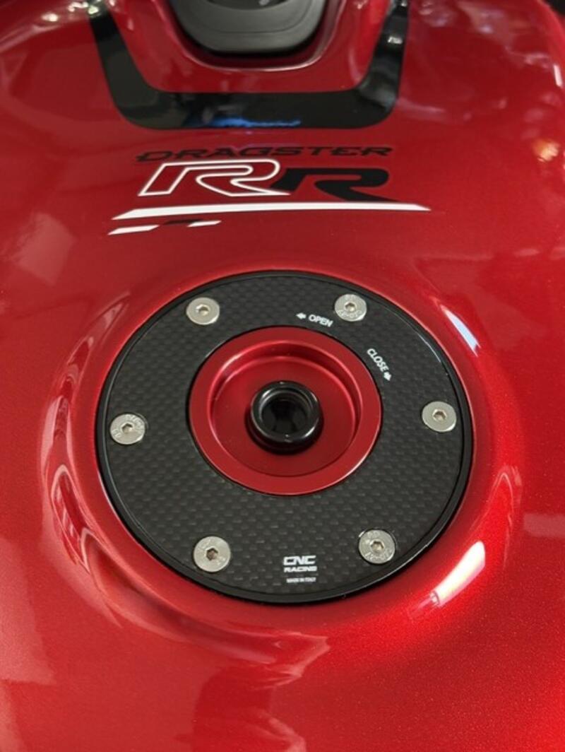 Fuel tank cap flange carbon fiber