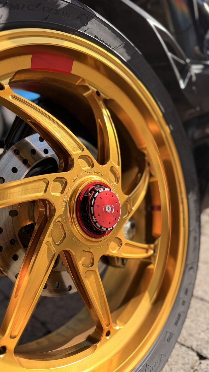 Tappo dado ruota posteriore lato destro per Ducati