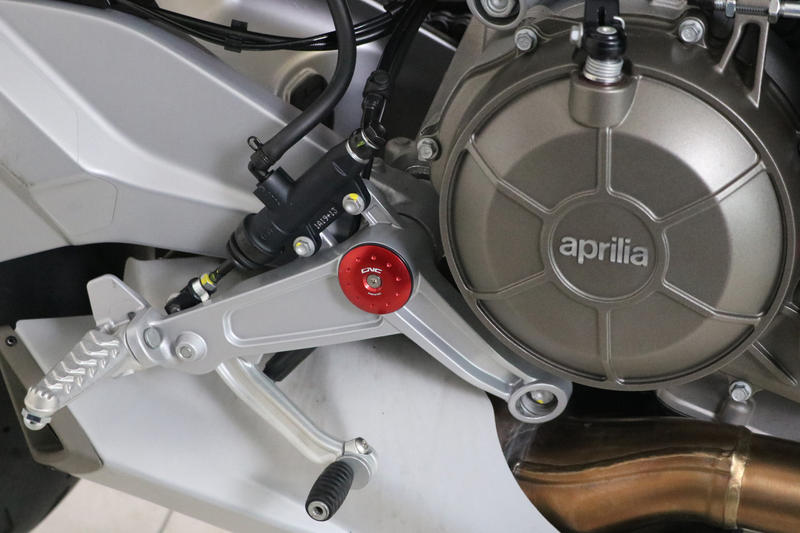 Tappi pedane Aprilia 660