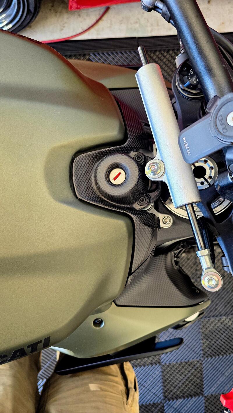 Ignition switch cover carbon Ducati Streetfighter V2  MY2025