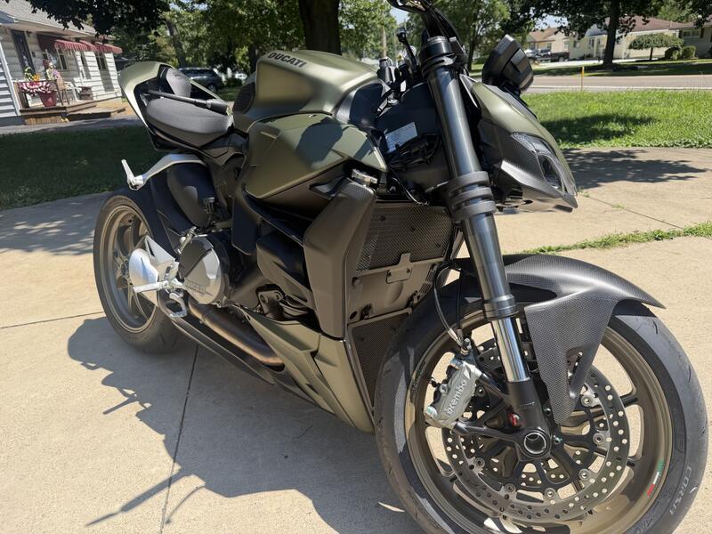 Radiator side panels carbon Ducati Streetfighter V2