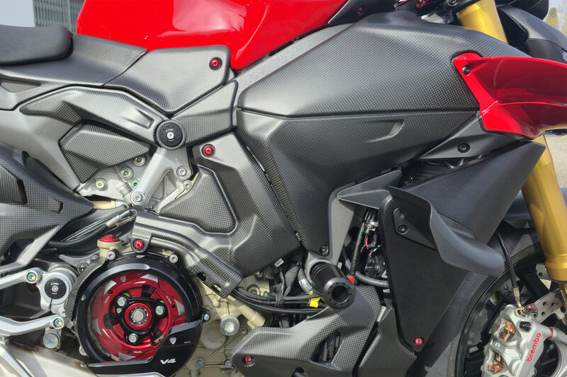 Fuel tank side covers left and right side Ducati Streetfighter V4  MY2025 - Carbon