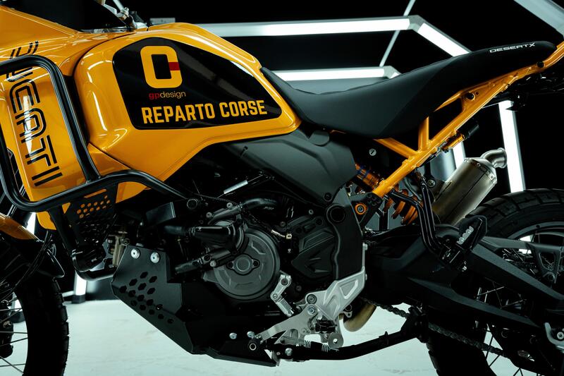 Front sprocket cover carbon for Ducati Desert X and Monster 937