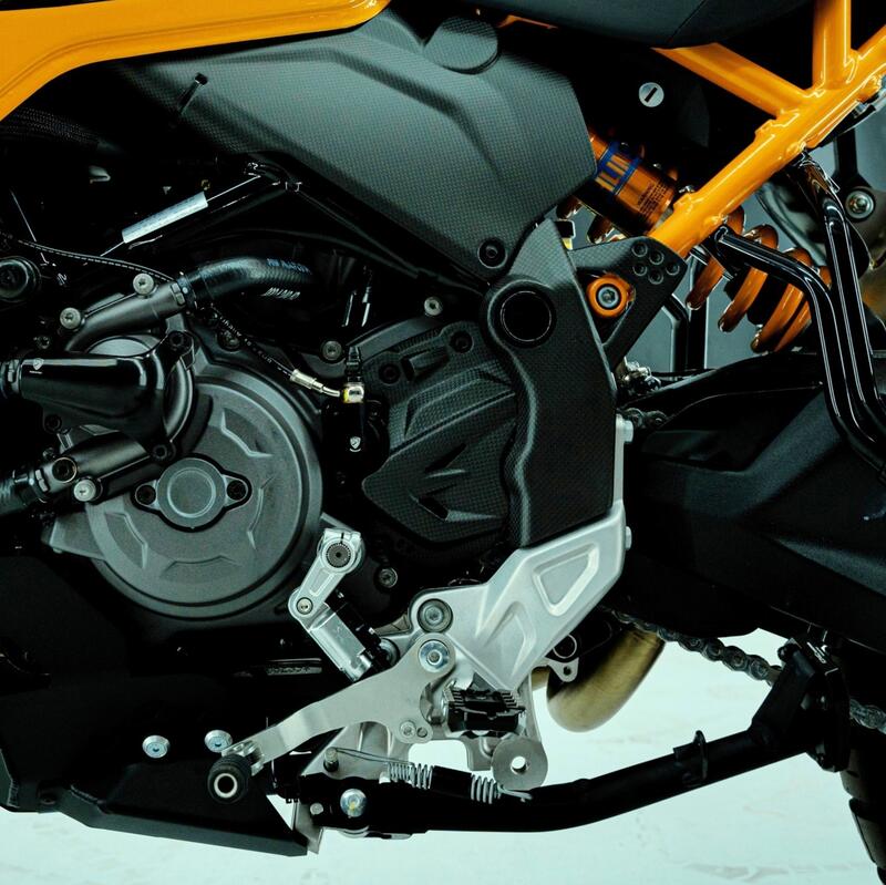 Front sprocket cover carbon for Ducati Desert X and Monster 937